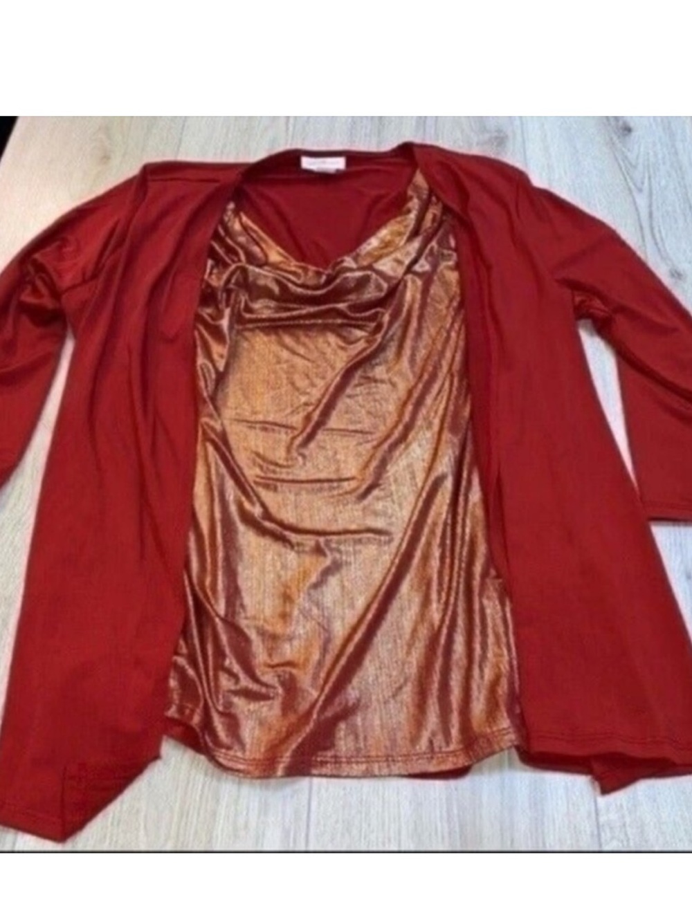 Jaclyn smith red gold long sleeve shirt top